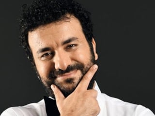 Hasan Can Kaya ve Duygu Karabaş nişanlandı