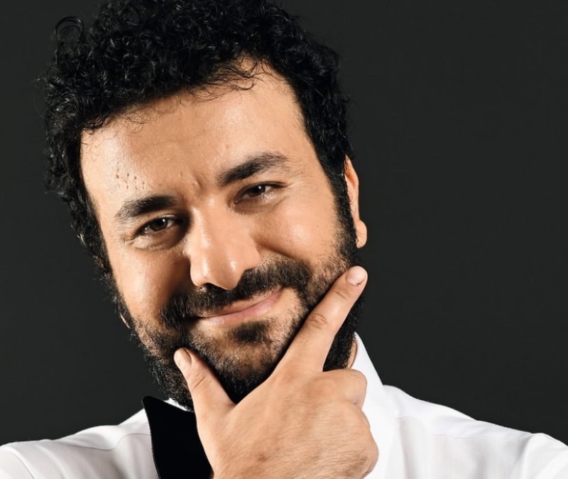 Hasan Can Kaya ve Duygu Karabaş nişanlandı