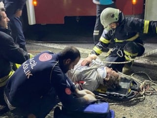 Tekirdağ'da deniz kenarına otomobil düştü: 3 yaralı