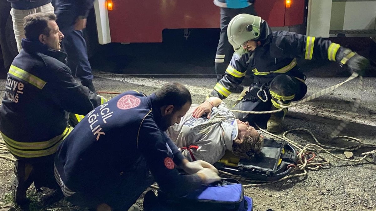 Tekirdağ'da deniz kenarına otomobil düştü: 3 yaralı