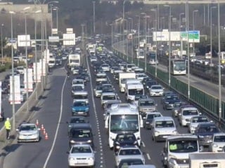 İstanbul'da haftanın ilk iş gününde trafik yoğunluğu