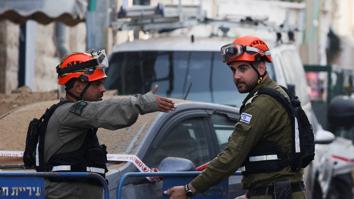 İran'ın füzeleri İsrail'de yıkıma neden oldu: Tel Aviv'de siren sesleri