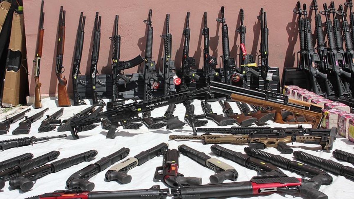 25 ilde silah kaçakçılarına operasyon: 404 gözaltı