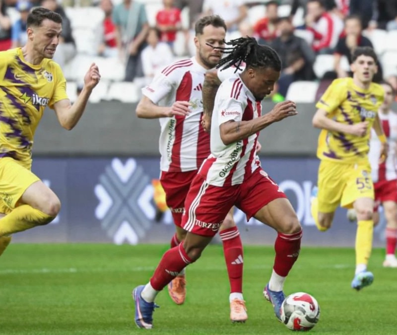 Süper Lig'de düşme hattında heyecan büyük