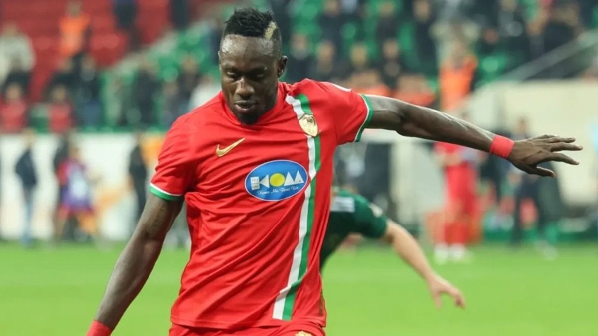Mbaye Diagne, gol hedefini tutturunca takım arkadaşlarına 2 milyonluk telefon aldı