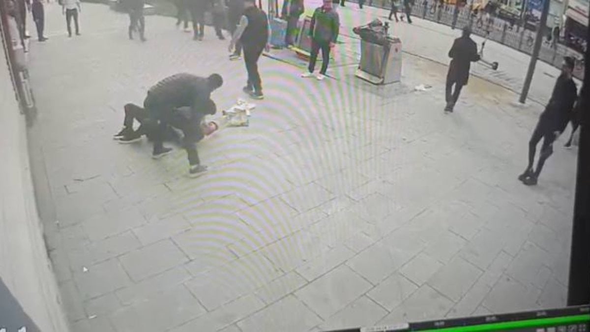 İstanbul'da iki kardeş ağabeyini dövdü