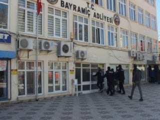 Çanakkale'de eşini av tüfeğiyle öldüren şüpheliye tutuklama