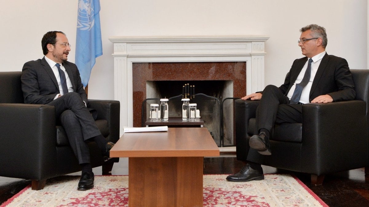 KKTC lideri Tufan Erhürman ile GKRY lideri Nikos Hristodulidis bir araya geldi