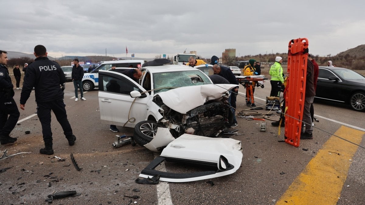 Nevşehir'deki kazada eşi ve 2 çocuğunu kaybeden anne 19 günlük yaşam savaşını kaybetti