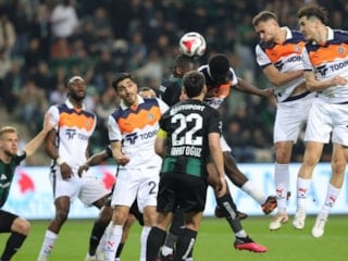 Kocaelispor - Başakşehir maçında gol sesi yok