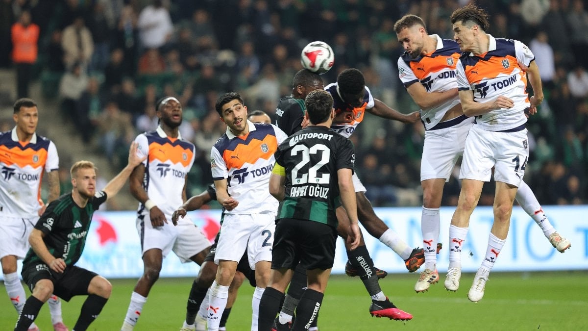 Kocaelispor - Başakşehir maçında gol sesi yok