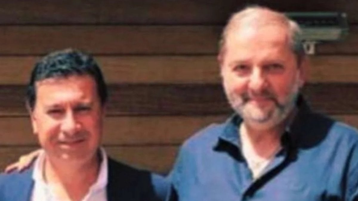 CHP'li Ahmet Aras'ın başdanışmanı, genç kıza taciz suçlamasıyla gözaltına alındı