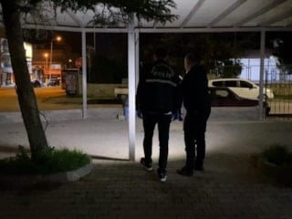 Bursa'da genç kızların bıçaklı kavgasında 2 kişi yaralandı