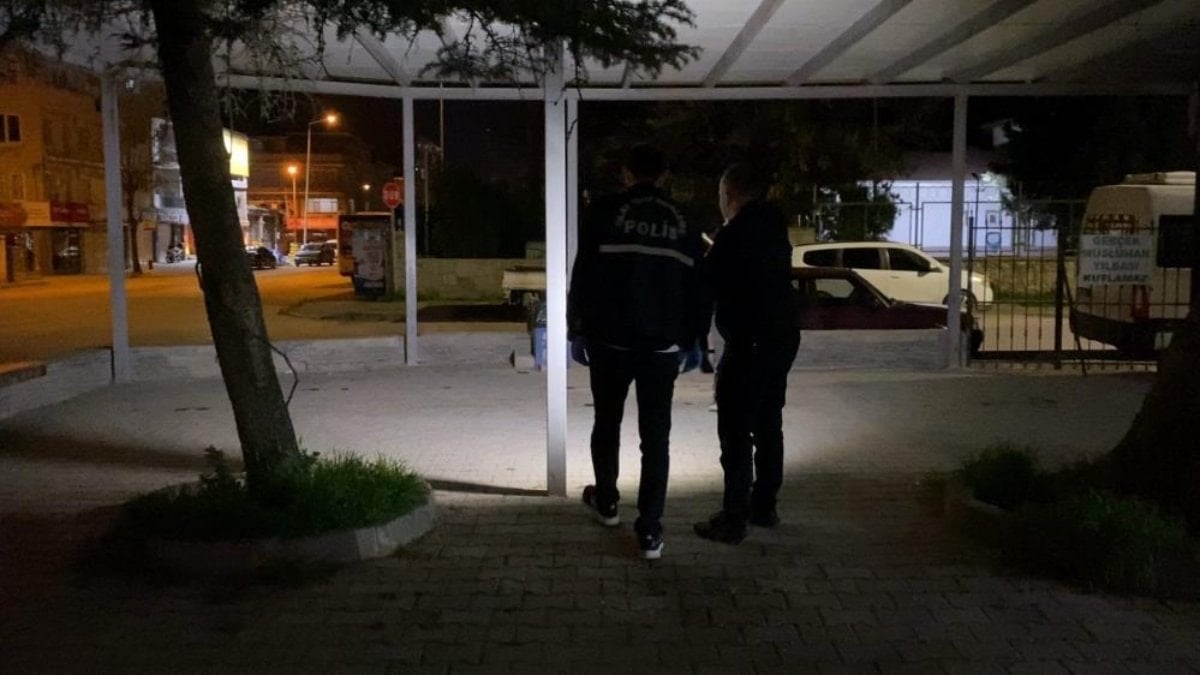 Bursa'da genç kızların bıçaklı kavgasında 2 kişi yaralandı