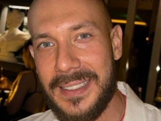 Fenomen Cem Özkök, namaz kılmasını eleştirenlere cevap verdi: Dövme abdest geçiriyor