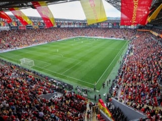 Göztepe, evindeki performansıyla dikkat çekiyor