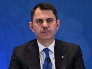 Murat Kurum, Sazlıbosna'daki 'İlk Evim Projesi'nin sosyal konutlarını paylaştı