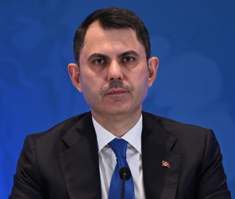 Murat Kurum, Sazlıbosna'daki 'İlk Evim Projesi'nin sosyal konutlarını paylaştı