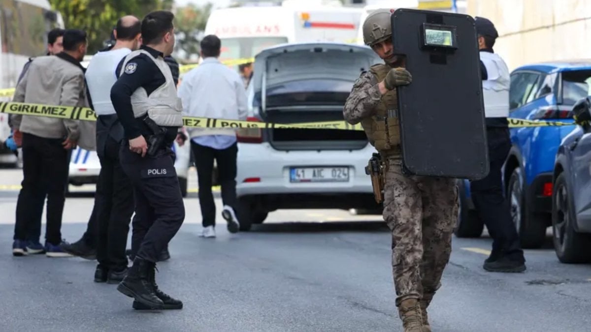 İsrail Konsolosluğu önündeki çatışma: Siyasilerden art arda tepkiler