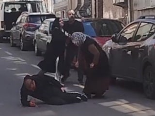 İstanbul'da boşanma aşamasındaki çiftin yakınları arasında silahlı kavga