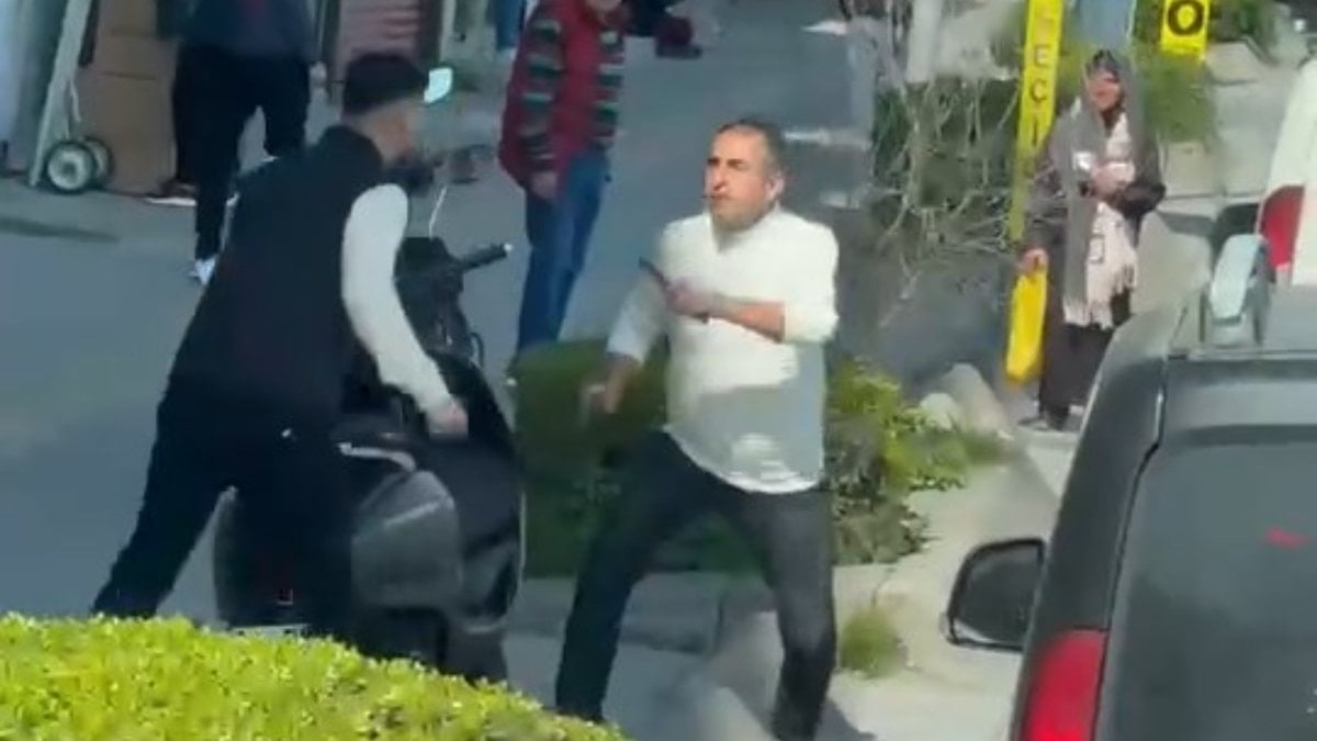 İstanbul'da yol verme kavgası kanlı bitti: Motosikletli sürücü bıçaklandı