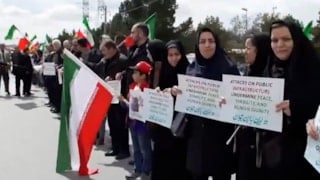 Trump 'yok etmekle' tehdit etti: İranlı kadınlar köprülere giderek nöbete başladı