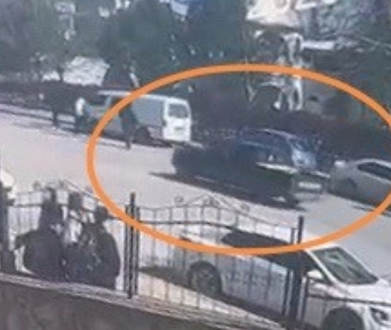 Bursa'da drift atan ehliyetsiz sürücü yayaya çarptı