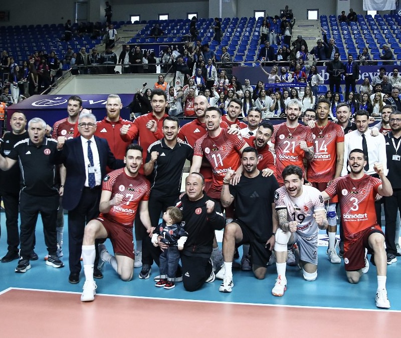 Ziraat Bankkart’tan 16 yıl sonra Kupa Voley zaferi