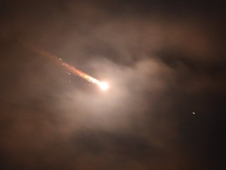 İran'ın İsrail'e attığı füzeler El Halil'den görüntülendi