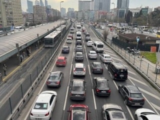 İstanbul'da Anadolu Yakası'ndaki trafik yoğunluğu yüzde 83'e yükseldi