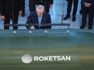 Türkiye’den güç mesajı: Tayfun Blok-4 töreni Yunan medyasının gündeminde