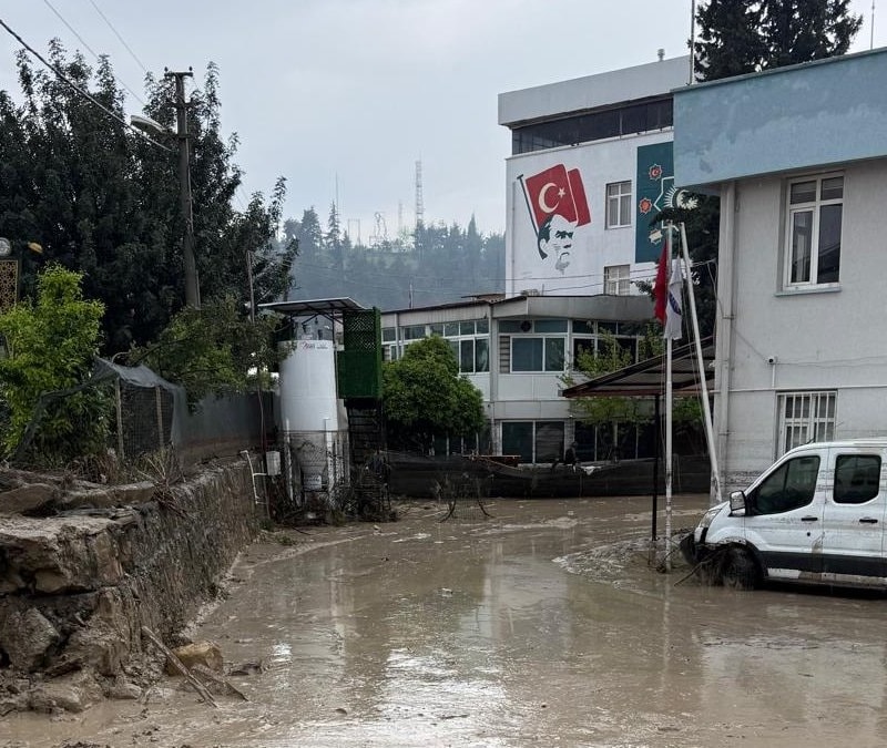 Osmaniye Kadirli'de sel felaketinin izleri siliniyor