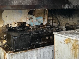 Sakarya'da iş yeri alevlere teslim oldu