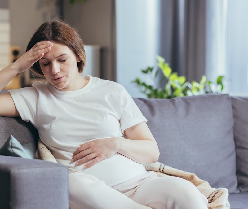Hamilelikte baş ağrısı nedenleri ve ilaçsız çözüm yolları