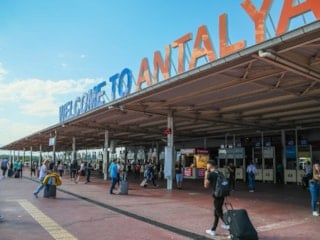 Antalya Havalimanı'nda yolcu trafiği 3 milyonu aştı
