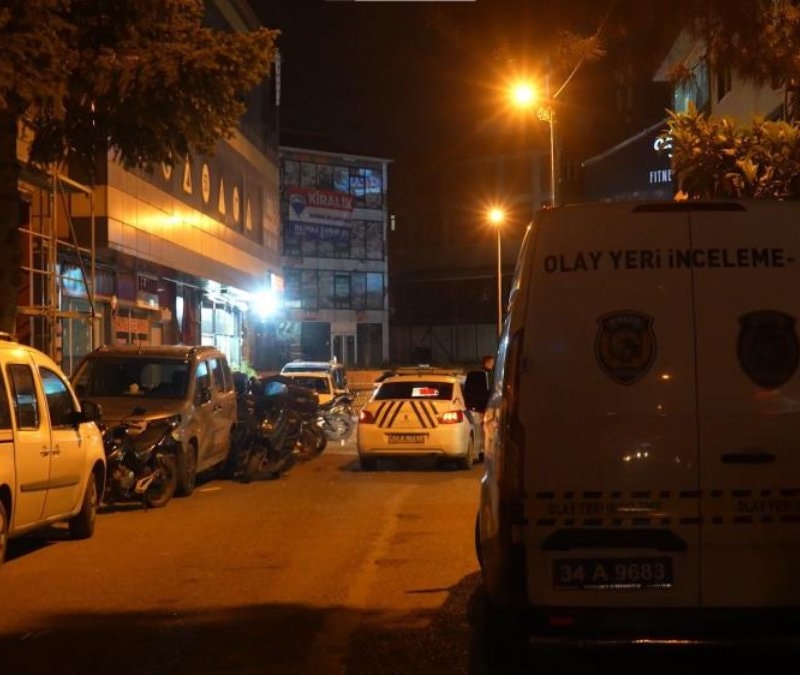 İstanbul Ümraniye'de iş yerine silahlı saldırı: 1'i ağır 4 yaralı
