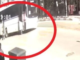 Manisa'da kriko kayınca minibüsün altında kalan kişi ağır yaralandı