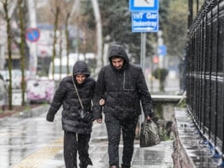 Yağmurlu havalar devam ediyor: Sıcaklıklar mevsim normallerinin altında
