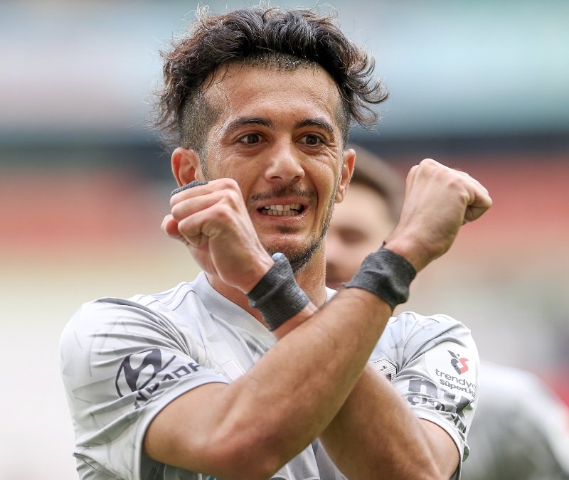 Kocaelisporlu Tayfur Bingöl'den gece yarısı Galatasaray paylaşımı