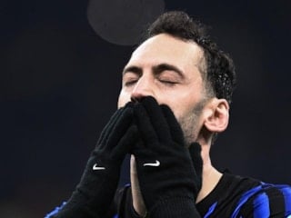 Inter'in Hakan Çalhanoğlu kararı: Sözleşmesini uzatmak istiyorlar!