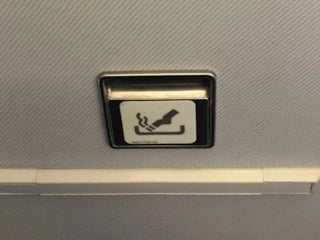 Uçaklarda sigara yasak ama küllük zorunlu: İşte ilginç sebebi