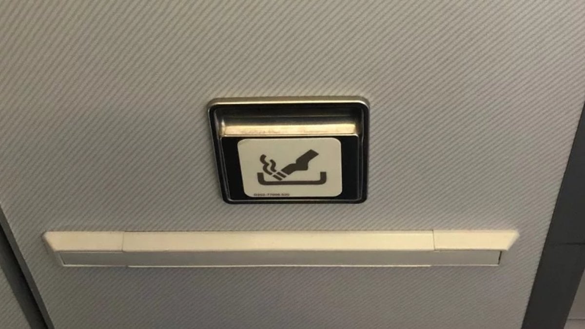 Uçaklarda sigara yasak ama küllük zorunlu: İşte ilginç sebebi