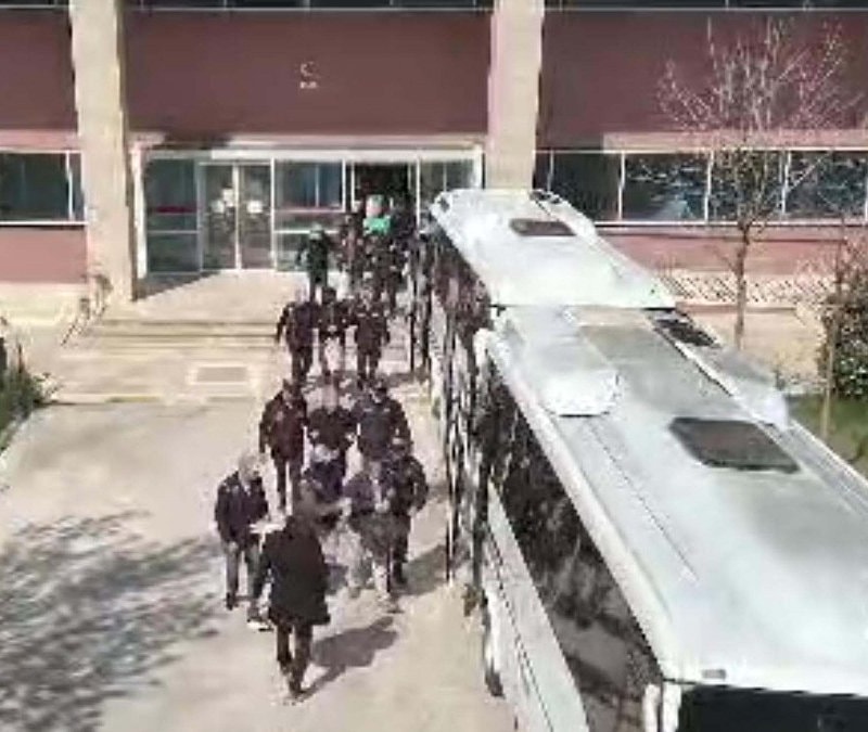 FETÖ'nün yeniden yapılanmasına Manisa'da operasyon: 24 tutuklama