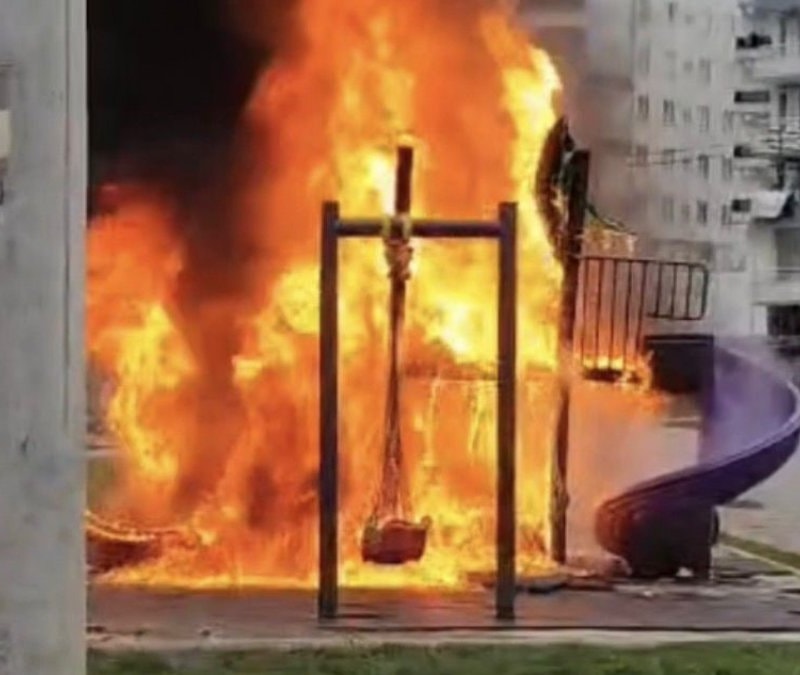 Batman'da çocuk parkında korkutan yangın