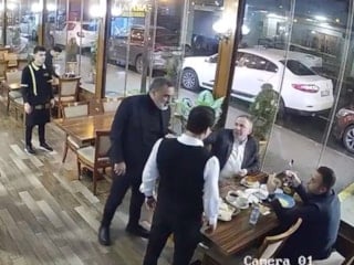 CHP'li meclis üyesi Nadir Ataman, restoranda darbedildi