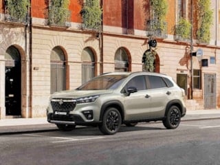 Suzuki Vitara ve S-Cross 'Siyah Kuşak'a geçti