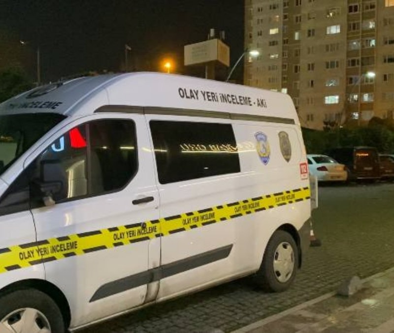 İstanbul Zeytinburnu'nda kızını öldürüp eski karısını ağır yaralayan şüpheli kaçtı