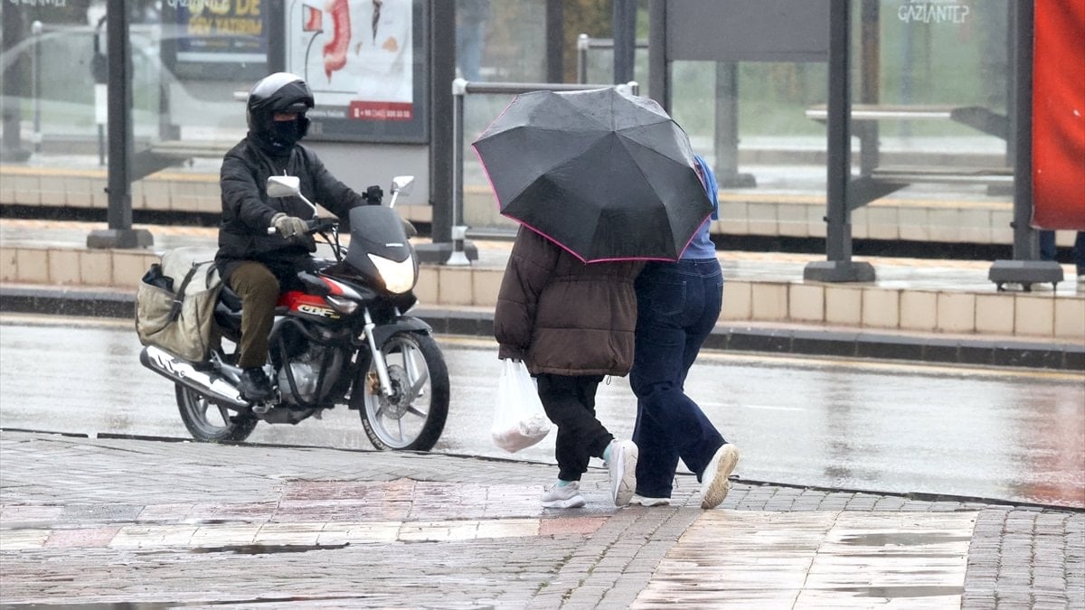 Yağmur yurt genelinde etkisini sürdürüyor: Sıcaklıklar düşük seyredecek