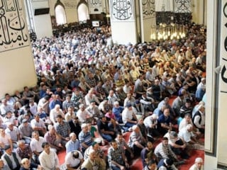 10 Nisan 2026 Cuma Hutbesi: Bugünkü hutbe metni ve namaz saatleri