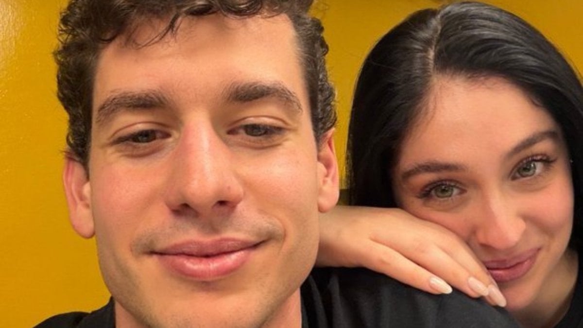 Cemre Baysel, sevgilisi Türk yarış pilotu Cem Bölükbaşı'ndan ayrıldı.